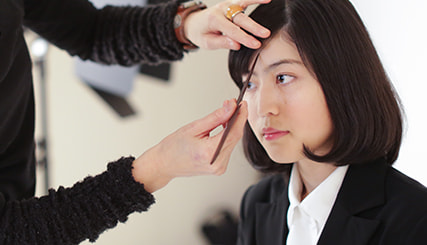 志望職種に合わせた就活用ヘアメイク